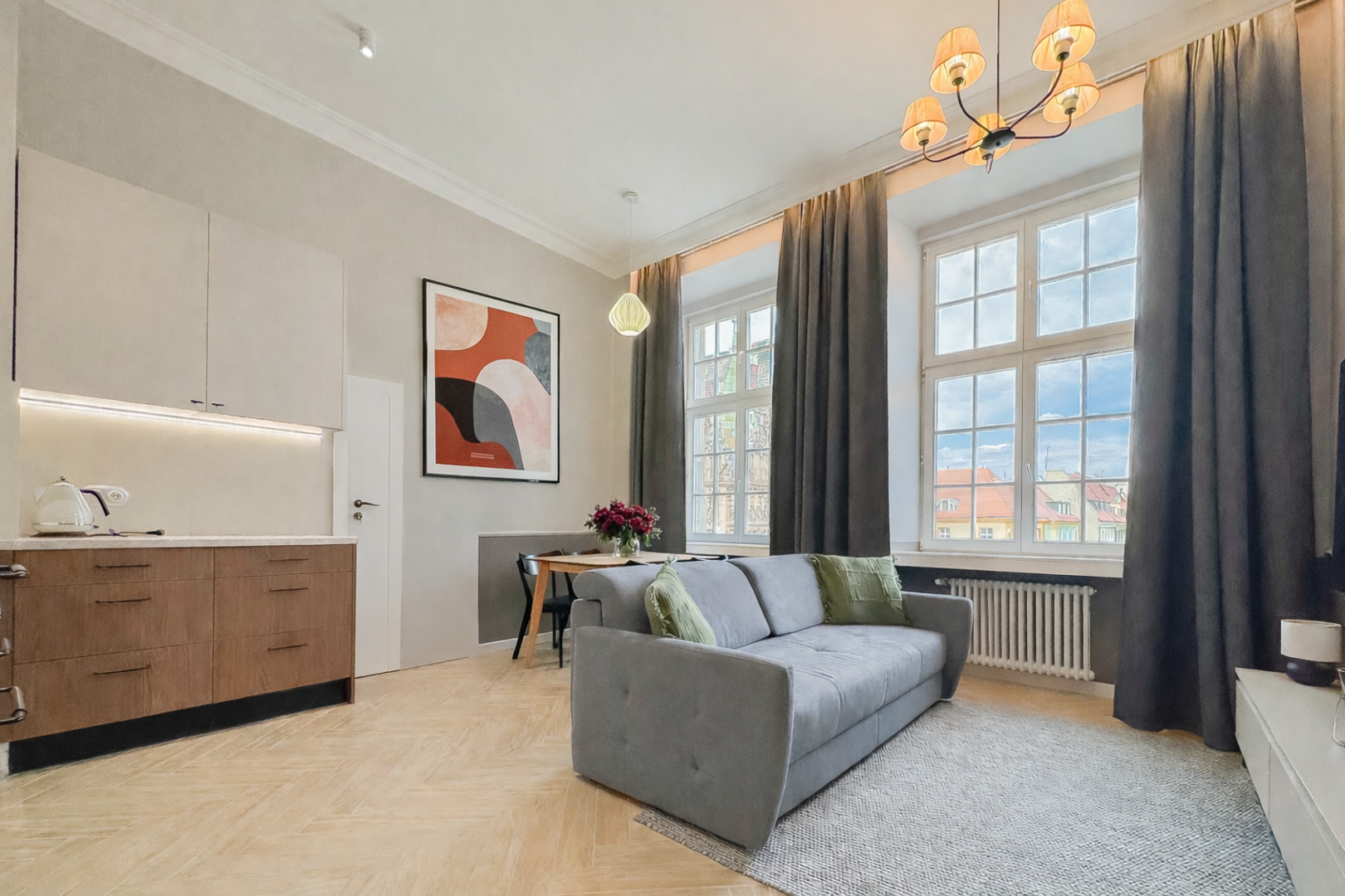 Panoramic Market Square View 2 bedrooms R265 Panoramic Market Square View 2 bedrooms R265